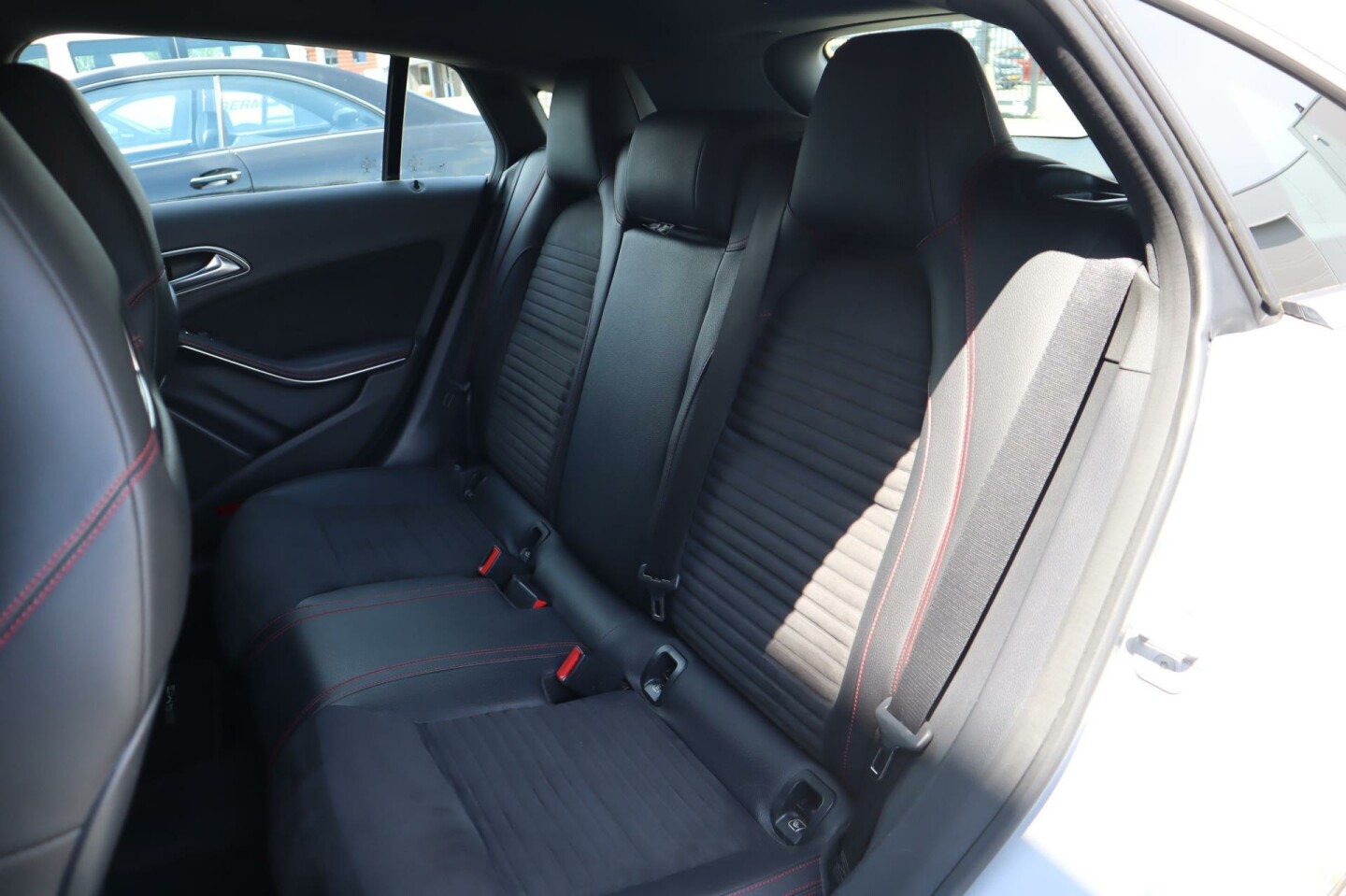 Mercedes-Benz-CLA-Klasse-14